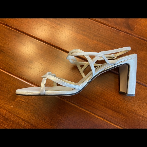 Size 8 light silver/grey dressy heels SALE❗️ - Picture 1 of 7